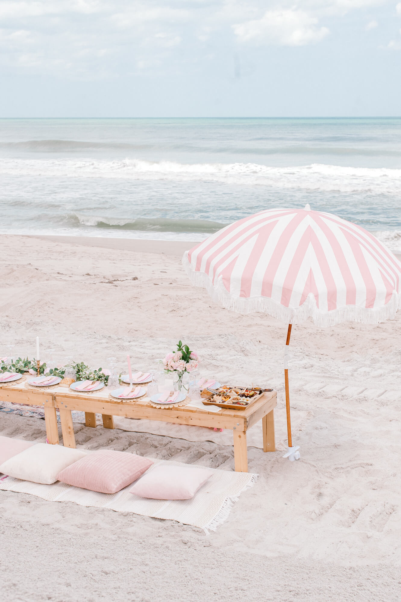 The cutest aesthetically beautiful picnic set up from A Picnic Affairs luxury picnic company.